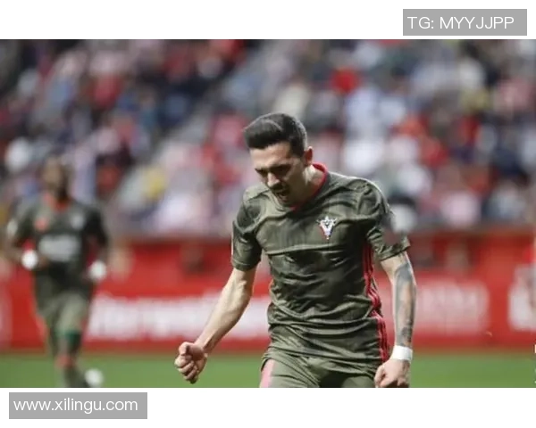 上海足球队在杯赛积分榜上以60分稳居第一名展现强劲实力