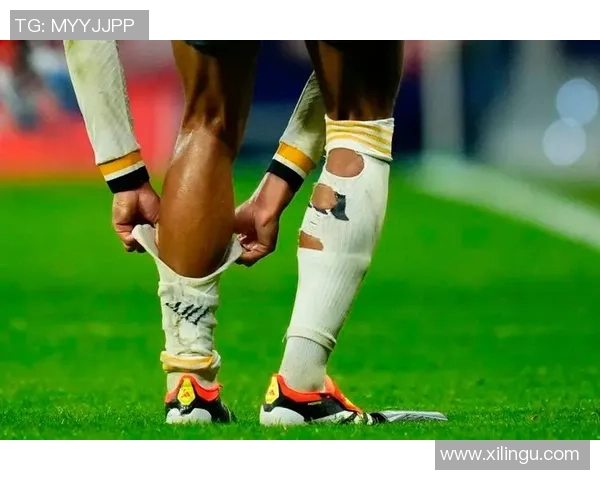 足球袜子紧致舒适感提升运动表现的秘密解析